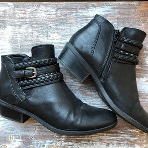 BLACK LEATHER BOOTIE